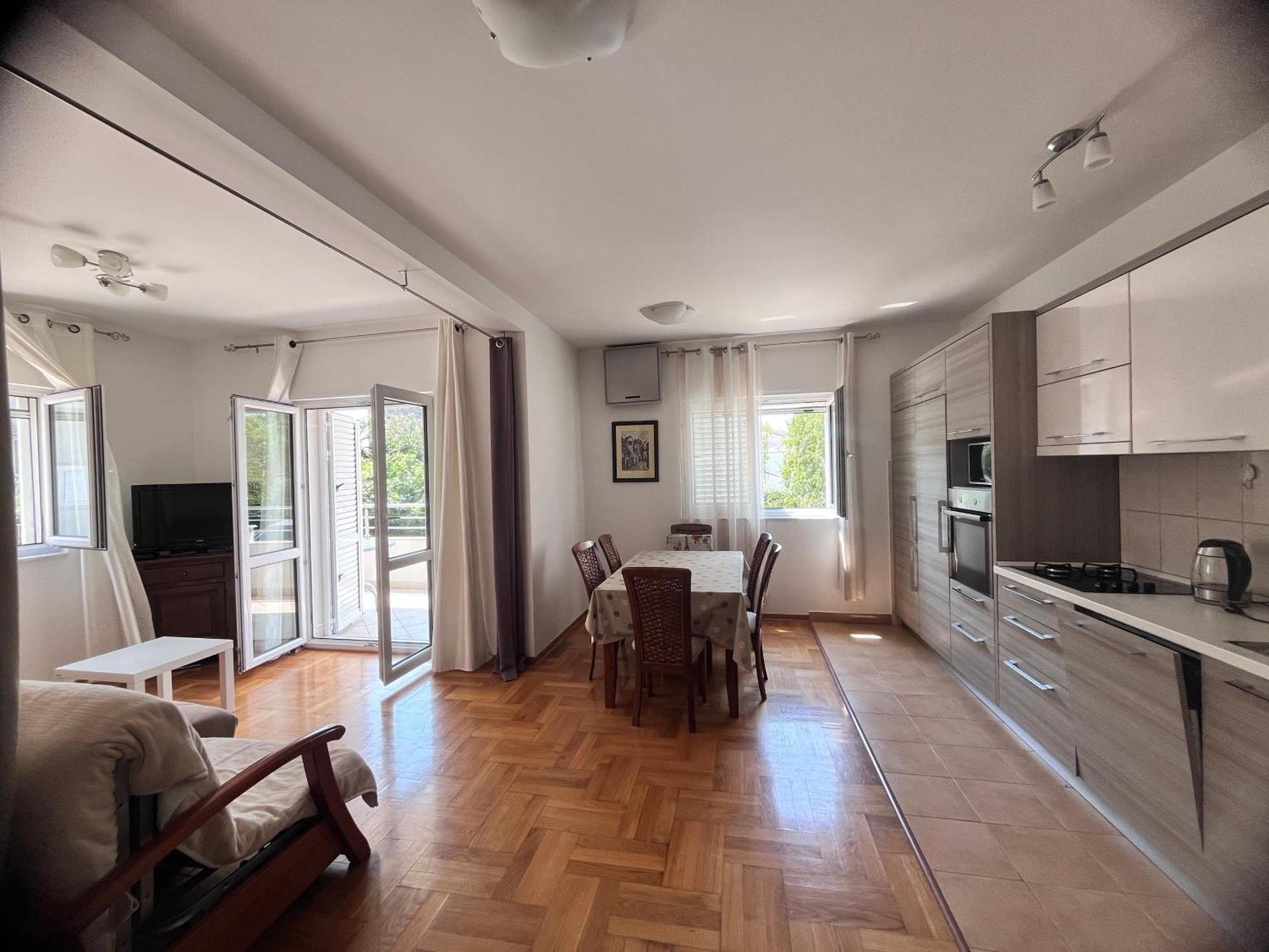 Apartment Belani, Own Parking Tivat Bagian luar foto